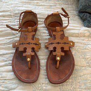 Tory burch sandals with logo
